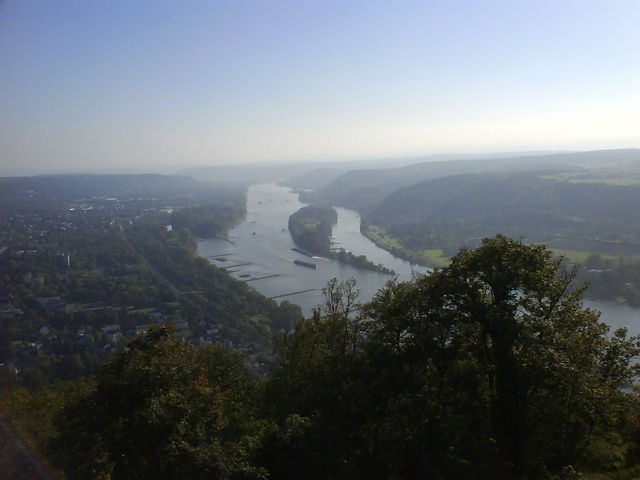 blick vom drachenfels drachenfgels rhein k�nigswinter ausblick 