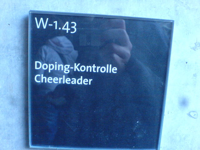 dopingkontrolle cheerleader doping kln stadion 