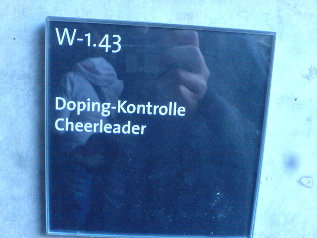 dopingkontrolle cheerleader doping k�ln stadion 