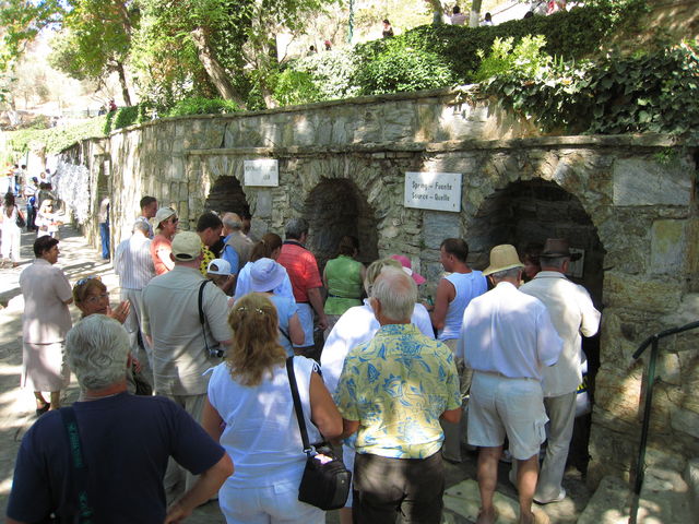 Mary's House II altemenschen quelle haus jesus trinken wasser wunder maria trkei kusadasi 