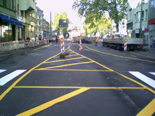 verkehrsbungsplatz fahrbahnmarkierung baustelle chlodwigplatz strae 