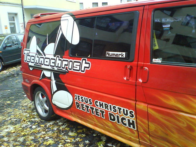 Technochrist! christ christus techno technochrist bus jesus van 