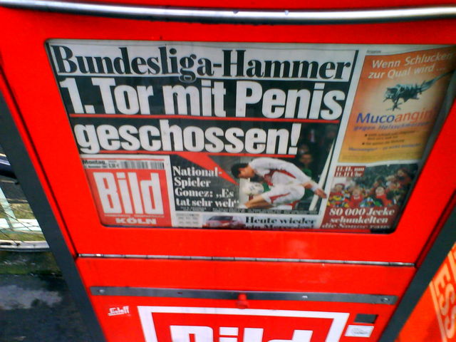 Hart wie ein Hammer. bild fussball penis hammer 