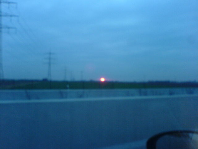 Atomexplosion atomexplosion blutrot dunkelrot hochofen h�llischrot kastanienrot purpurrot rotweinrot rubinrot weichnachtsmannrot sonnenuntergang aliens 