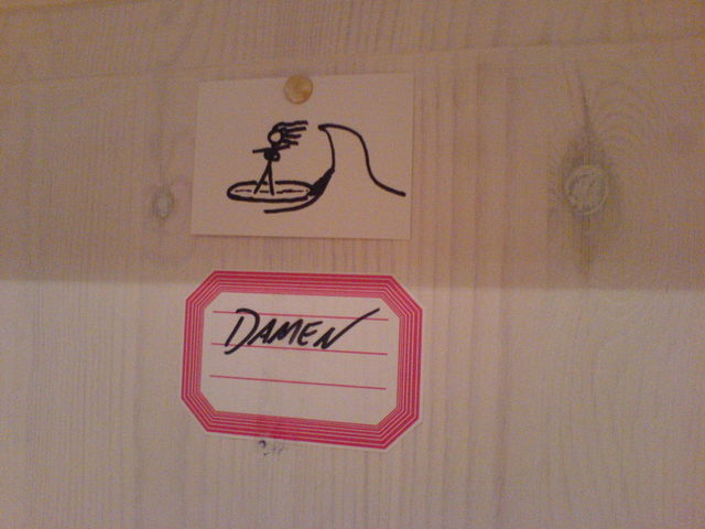 Weibliche Surfer damen t�rschild klo toilette surfer dietzenbach 