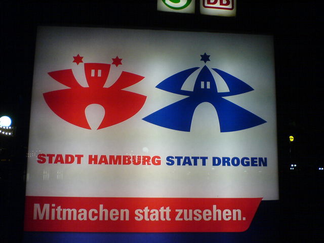 einfach mal ausprobieren! schild drogen hamburg space_invader 