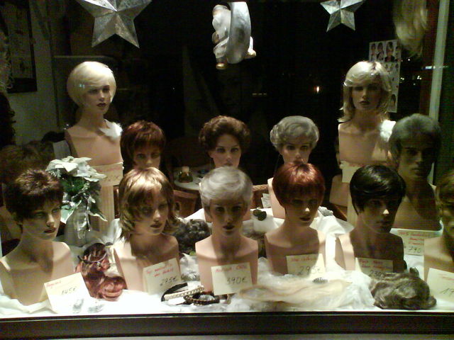 Headmuseum per�cke schaufenster neumarkt 