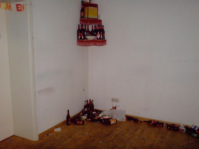 nachher 3 party stolzestra�e 8.12.07 bierflaschen dreckig 