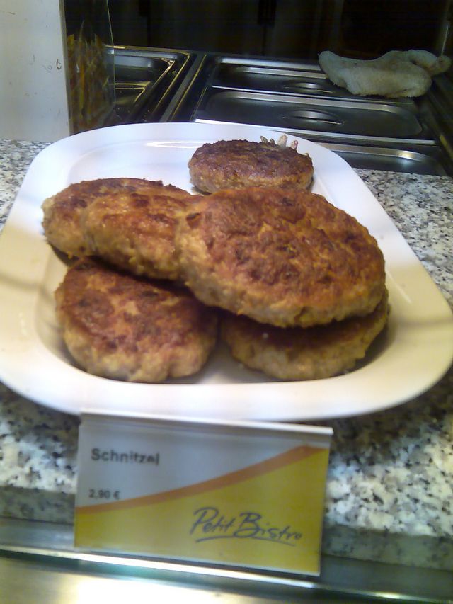 Frikadelle mit Identit�tskrise identit�tskrise frikadelle schnitzel 