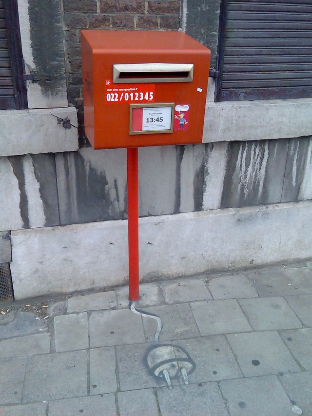 Email  briefkasten streetart strom 