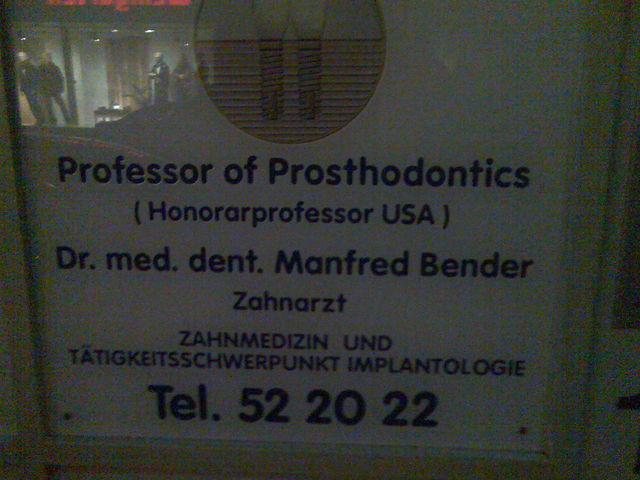 Bitte was? prosthodontics schild verwirrend 