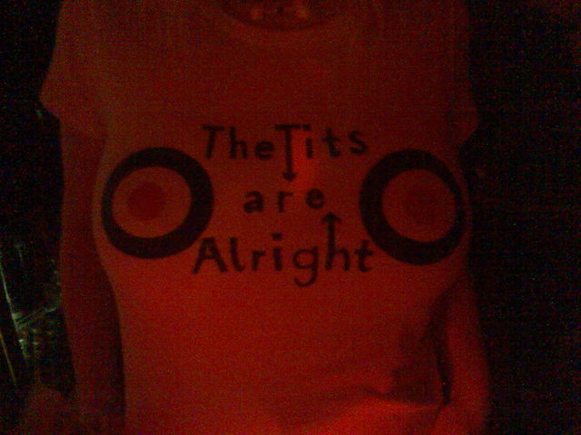 Zustimmung alright tits titten tshirt 