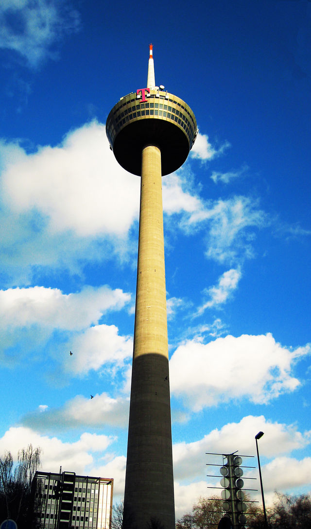 Fernsehturm 2 himmel wolken fernsehturm vgel telekom 