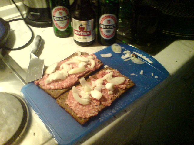 Katerfr�hst�ck fr�hs�ck hack bier brot mett 