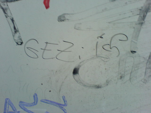 endlich ist das geheimnis gel�ftet geb�hreneinzugszentrale gezeichnet streetart ich gez 