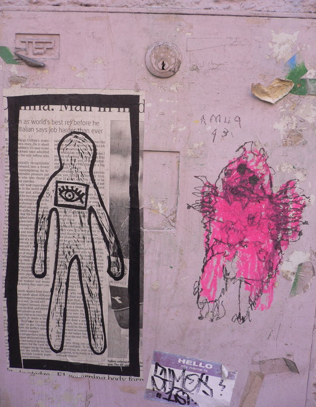 gestalten gestalten streetart pink wesen zagreb zeitungspapier 