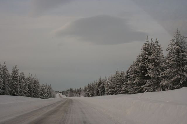 Spektakulre Kurve schnee strasse kurve nordkap2008 geradeaus 