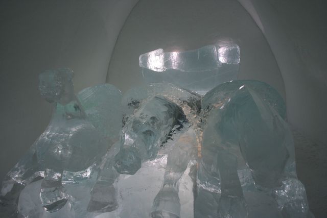 Eisskulpturen triere bett skulptur pferd br bulle nordkap2008 eishotel 