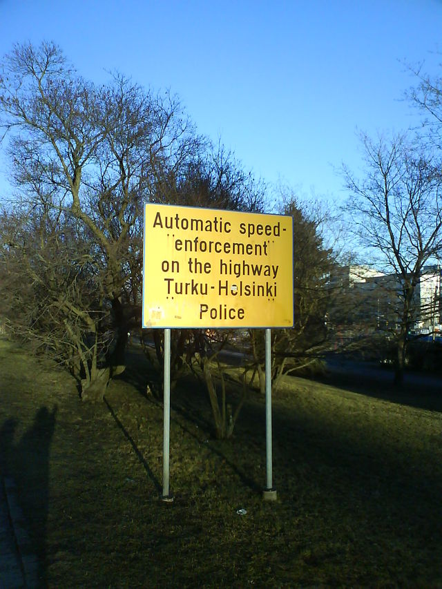 automatic speed enforcement finnlan geschindigkeit rasen strassenschild nordkap2008 turku 