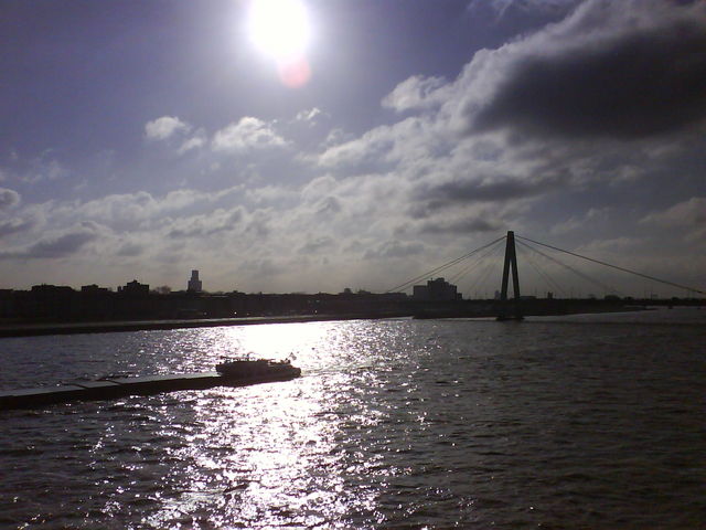 wenn die kvb streikt... himmel rhein sonne wolken streik schiff idyll severinsbrcke deutzerbrcke spazieren 