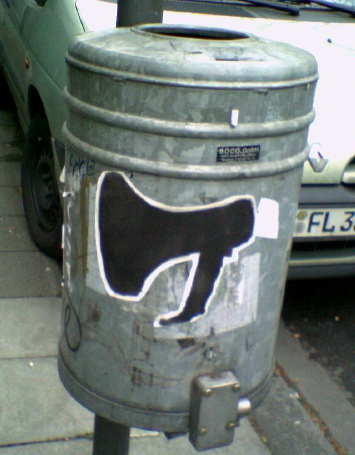 f�r steam streetart megaphon m�lleimer 