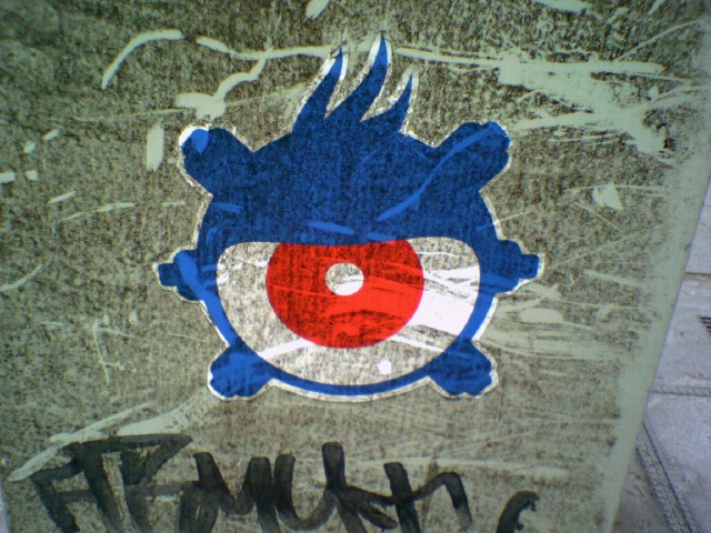bomb ist watching you auge sticker streetart blick bombe hamburg 