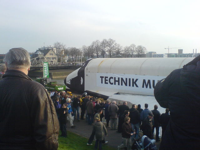 Schlechte Kopie deutz museum hafen schiff shuttle buran 