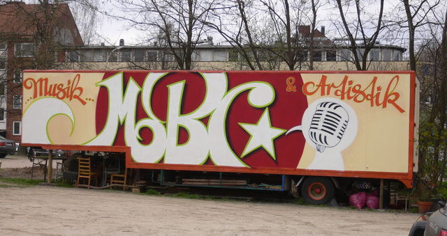 musiktruck h�nger grafitti musik lkw truck hamburg schanzenviertel 