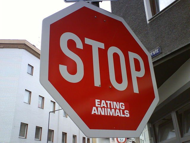 vegetarische stadtguerilla fleisch schild sticker stop vegetarier 