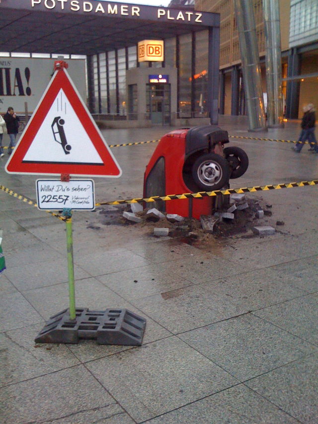 Autounfall potsdamer auto unfall berlin platz marketing 