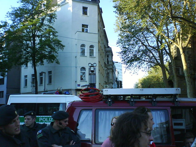 �berwacht die �berwacher bullen polizei �berwachungstaat fu�ball kamera �berwachung aufstieg 