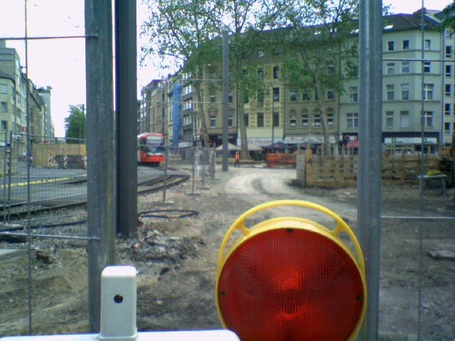 so sieht's aus baustelle kvb zaun sdstadt chlodwigplatz 