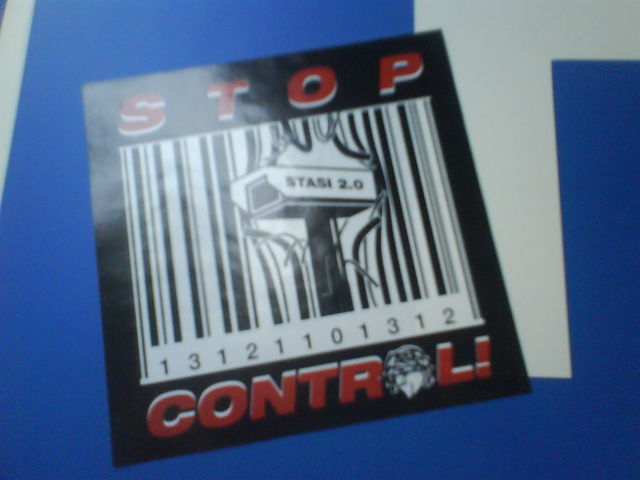 Stop Control! kln sticker streetart berwachungstaat kamera 