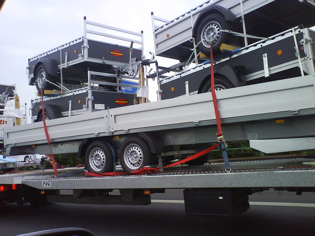 ein anh�nger auf nem anh�nger auf nem anh�nger anh�nger hurricane2008 