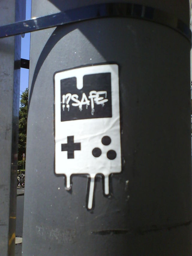!?safe gameboy k�ln streetart safe 
