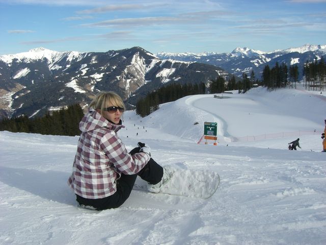 Erschpfter Anfnger schnee sterreich snowboard 