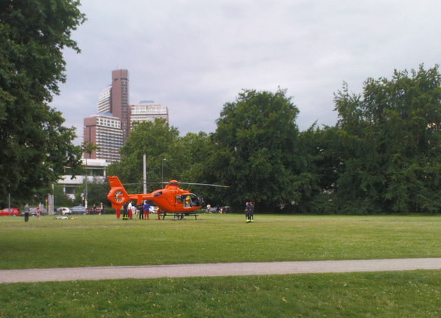 dies ist eine Ã¼bung rettungsdienst uebung uniwiese feuerwehr rettung helikopter 