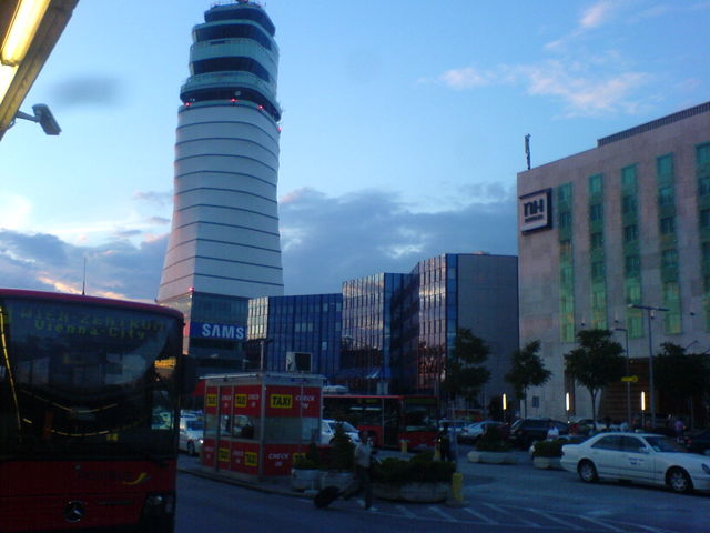 Ankunft in Wien spitzenwetter turm wien 2008 