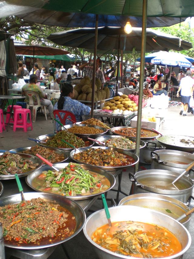 futter tpfe essen markt curry thailand bangkok 