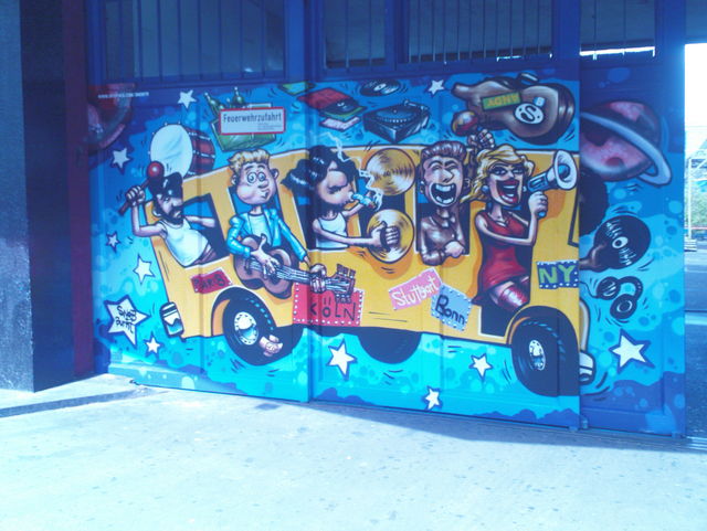 the vengabus is coming jolly livemusichall partybus bus grafitti lmh graffitti graffiti 