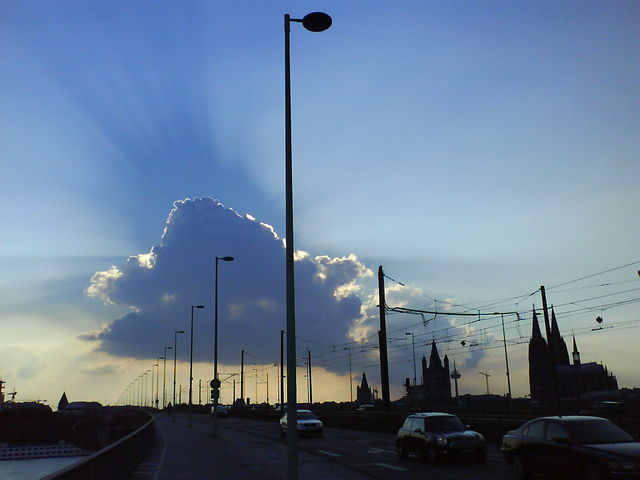 wolkenpower! dom kln sonne kitsch wolke deutzerbrcke 