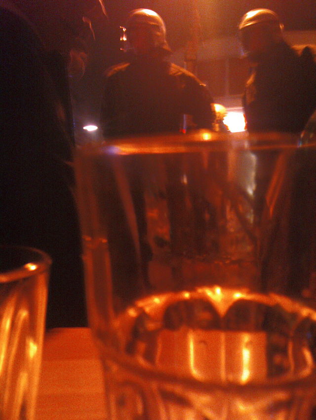 dejavu gewalt thier polizei stra�ensperre hamburg schanze schulterblatt 