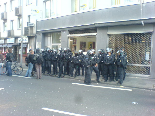 in gedenken an hamburg :) blau polizei bayern wei demo demonstration schei_prokln hunderschaft 