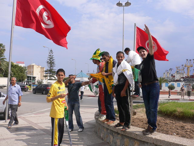 fuballfans in sousse algerien algerier sousse fuball fans freude afrika fuballfans tunesien 