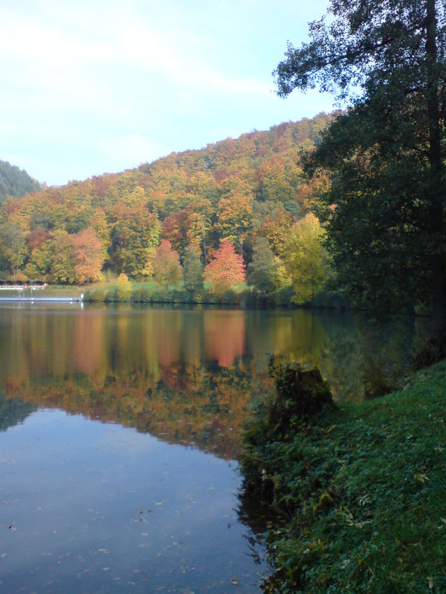 Herbst maar hrbst laub see bunt wald 