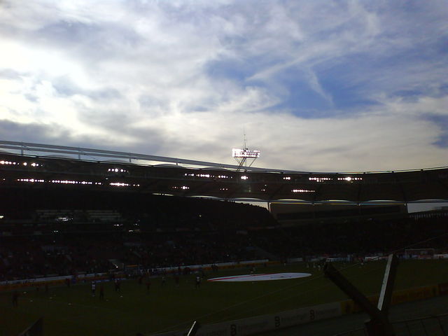 Mecedes-Benz-Arena auswrtssieg flutlicht abend stuttgart stadion 