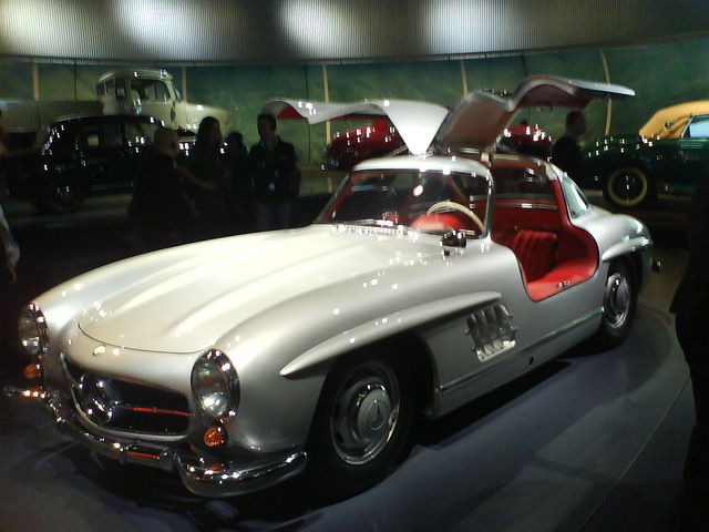 Flgelauto! flgeltren mercedes museum oldtimer flgel silber benz 