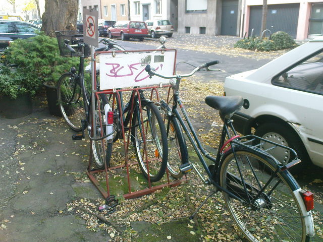 Dsseldorf fahrrad streetart dsseldorf sattel fahrrder 