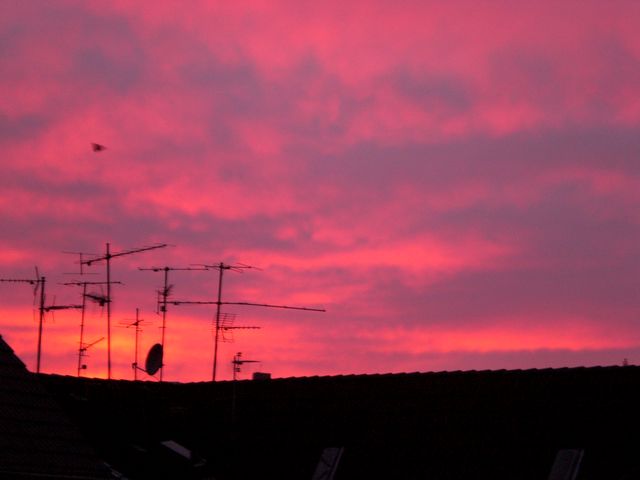 Grostadtkitsch himmel sonnenuntergang wolken kitsch antennen 