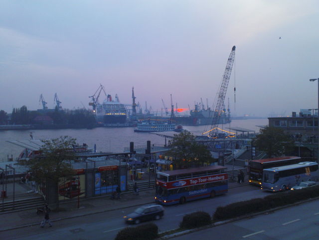 abend in hamburg sonnenuntergang hafen hamburg 